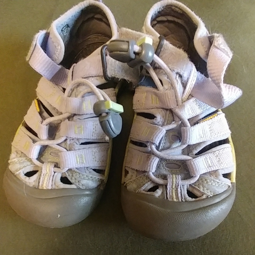 Kids keen sandals